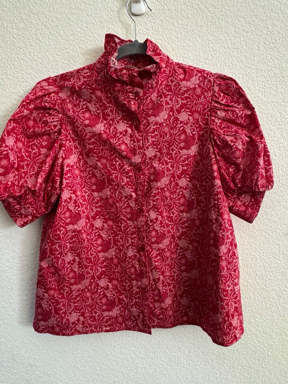 Hyacinth House Pink Floral Woven Puff Sleeve Mock Neck Button Blouse Size S